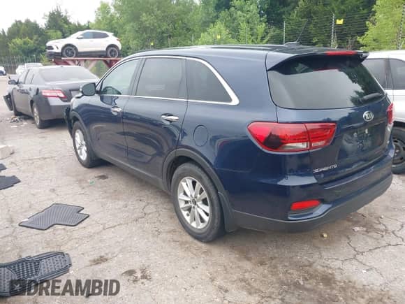 2019 Kia Sorento L с VIN 5XYPG4A30KG540438, выставлен на аукционе IAAI как лот 42405068 с пробегом 82 607 миль миль и . История ставок и продаж доступна на DreamBid. Изображение 3.