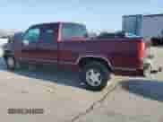 1998 Chevrolet Silverado 1500 z VIN 2GCEC19R9W1100549, wystawiony jako Copart lot #68348755 z przebiegiem 130 135 mil mil oraz Szkoda całkowita • Salvage title. Historia ofert i sprzedaży dostępna na DreamBid. Obrazek 2.