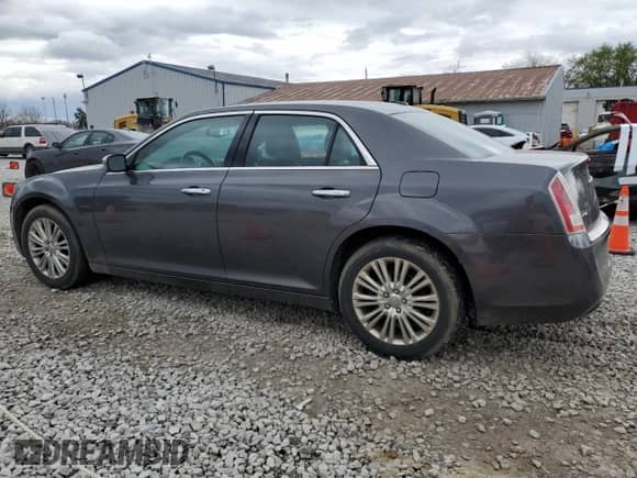 2014 Chrysler 300 C z VIN 2C3CCAKT4EH171553, wystawiony jako Copart lot #53199735 z przebiegiem 208 824 mil mil oraz Czysty tytuł • Clean title. Historia ofert i sprzedaży dostępna na DreamBid. Obrazek 2.