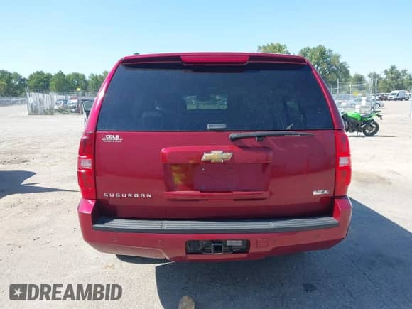 2010 Chevrolet Suburban LT with VIN 1GNUKJE33AR134610, listed as a IAAI auction lot 43041388 with 287,174 mi miles and . Bid and sale history available at DreamBid. Image 16.