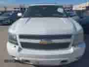 2011 Chevrolet Tahoe LTZ z VIN 1GNSCCE03BR397672, wystawiony jako IAAI lot #42775981 z przebiegiem 210 316 mil mil oraz . Historia ofert i sprzedaży dostępna na DreamBid. Obrazek 6.