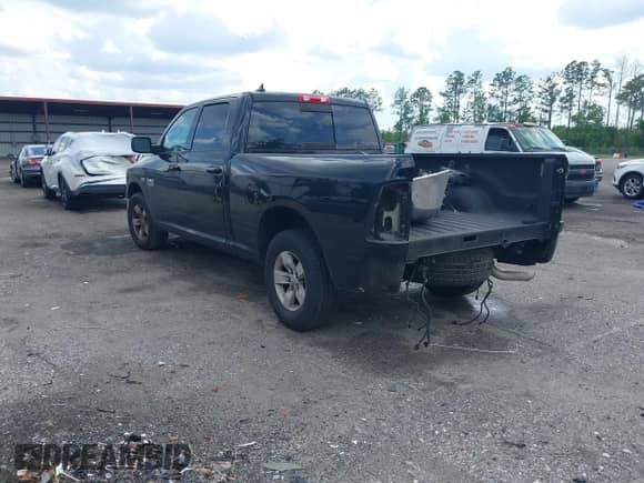 2020 Ram 1500 SLT z VIN 1C6RR6TT0LS135260, wystawiony jako IAAI lot #42356895 z przebiegiem 79 240 mil mil oraz . Historia ofert i sprzedaży dostępna na DreamBid. Obrazek 3.