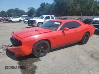 2010 Dodge Challenger SE с VIN 2B3CJ4DVXAH103612, выставлен на аукционе Copart как лот 71894465 с пробегом 187 749 миль миль и Списание • Salvage title. История ставок и продаж доступна на DreamBid. Изображение 1.