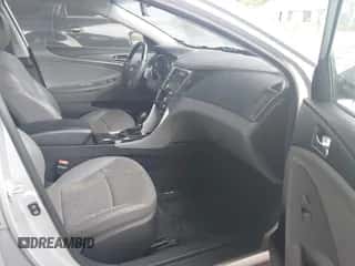 2011 Hyundai Sonata SE z VIN 5NPEC4AC4BH060236, wystawiony jako IAAI lot #43193376 z przebiegiem 87 918 mil mil oraz . Historia ofert i sprzedaży dostępna na DreamBid. Obrazek 5.