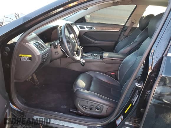 2015 Hyundai Genesis 5.0L с VIN KMHGN4JF2FU036120, выставлен на аукционе Copart как лот 63037604 с пробегом 102 936 миль миль и Списание • Salvage title. История ставок и продаж доступна на DreamBid. Изображение 7.