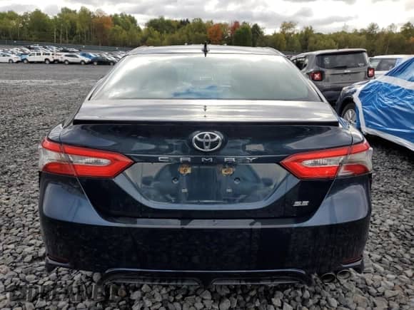 2019 Toyota Camry SE z VIN 4T1B11HK4KU724847, wystawiony jako Copart lot #81678255 z przebiegiem 115 219 mil mil oraz Szkoda całkowita • Salvage title. Historia ofert i sprzedaży dostępna na DreamBid. Obrazek 6.