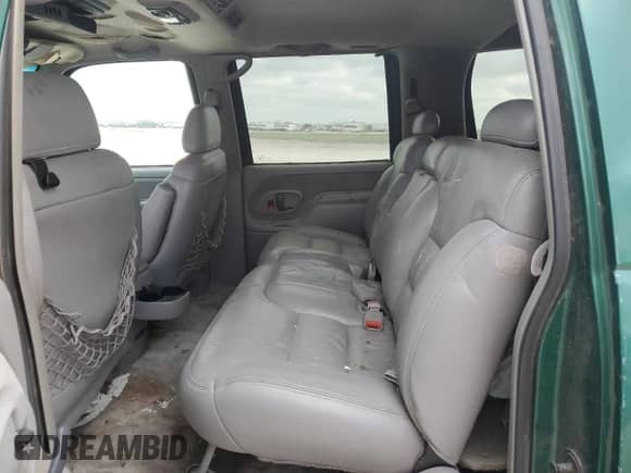 1999 Chevrolet Suburban с VIN 1GNEC16R6XJ415036, выставлен на аукционе Copart как лот 53565525 с пробегом 80 946 миль миль и Списание • Salvage title. История ставок и продаж доступна на DreamBid. Изображение 11.