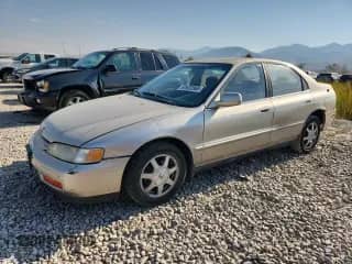 1994 Honda Accord EX with VIN JHMCD5655RC021387, listed as a Copart auction lot 67632865 with 256,206 mi miles and Salvage title. Bid and sale history available at DreamBid. Image 1.
