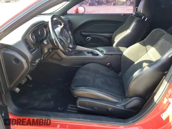 2019 Dodge Challenger R/T with VIN 2C3CDZBT1KH750264, listed as a Copart auction lot 85827245 with Not provided miles and Salvage title. Bid and sale history available at DreamBid. Image 7.