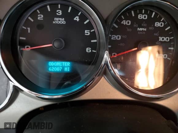 2013 GMC Sierra 1500 SLE z VIN 1GTR2VE78DZ257087, wystawiony jako Copart lot #70910825 z przebiegiem 62 007 mil mil oraz Szkoda całkowita • Salvage title. Historia ofert i sprzedaży dostępna na DreamBid. Obrazek 9.