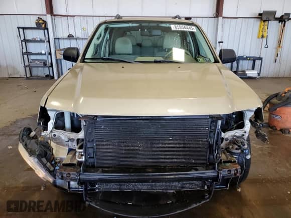 2011 Ford Escape XLT с VIN 1FMCU9DG7BKC47421, выставлен на аукционе Copart как лот 85934445 с пробегом 133 650 миль миль и Списание • Salvage title. История ставок и продаж доступна на DreamBid. Изображение 5.