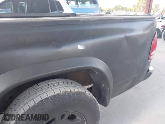 2004 Dodge Dakota SLT z VIN 1D7GL42N14S509052, wystawiony jako IAAI lot #43533936 z przebiegiem 230 657 mil mil oraz . Historia ofert i sprzedaży dostępna na DreamBid. Obrazek 6.