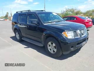 2006 Nissan Pathfinder S z VIN 5N1AR18U26C641760, wystawiony jako IAAI lot #42691936 z przebiegiem 197 910 mil mil oraz . Historia ofert i sprzedaży dostępna na DreamBid. Obrazek 1.