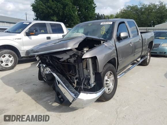 2008 Chevrolet Silverado 2500HD LTZ с VIN 1GCHC23K58F191605, выставлен на аукционе Copart как лот 40203421 с пробегом Не указан миль и Списание • Salvage title. История ставок и продаж доступна на DreamBid. Изображение 2.