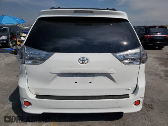 2011 Toyota Sienna SE with VIN 5TDXK3DC1BS105239, listed as a Copart auction lot 67643005 with 213,548 mi miles and Salvage title. Bid and sale history available at DreamBid. Image 6.