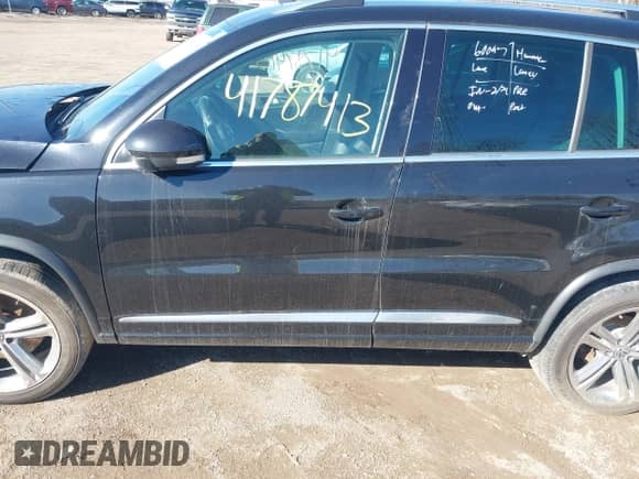 2017 Volkswagen Tiguan Sport с VIN WVGUV7AX6HK023480, выставлен на аукционе IAAI как лот 41787413 с пробегом 77 349 миль миль и . История ставок и продаж доступна на DreamBid. Изображение 14.