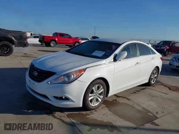 2013 Hyundai Sonata GLS z VIN 5NPEB4AC4DH653973, wystawiony jako IAAI lot #41209268 z przebiegiem 170 399 mil mil oraz . Historia ofert i sprzedaży dostępna na DreamBid. Obrazek 2.
