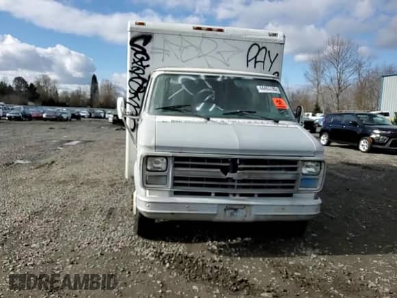 1988 Chevrolet Chevy с VIN 2GCHG31K1J4155953, выставлен на аукционе Copart как лот 44465785 с пробегом 68 797 миль миль и Списание • Salvage title. История ставок и продаж доступна на DreamBid. Изображение 11.