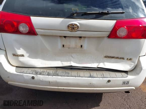 2010 Toyota Sienna CE с VIN 5TDKK4CC7AS324707, выставлен на аукционе IAAI как лот 42853782 с пробегом 196 862 миль миль и . История ставок и продаж доступна на DreamBid. Изображение 6.