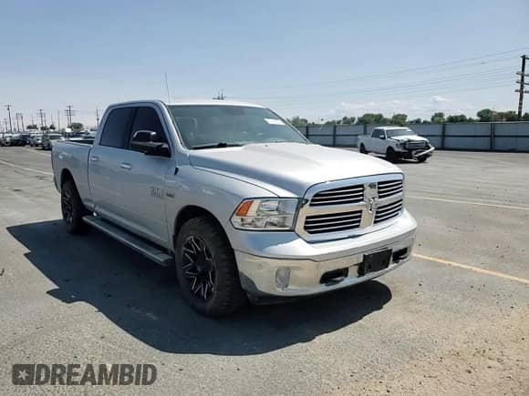 2018 Ram 1500 Big Horn z VIN 1C6RR7TT7JS204268, wystawiony jako Copart lot #61741225 z przebiegiem 81 375 mil mil oraz Szkoda całkowita • Salvage title. Historia ofert i sprzedaży dostępna na DreamBid. Obrazek 13.
