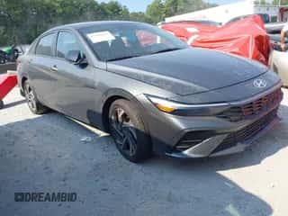 2025 Hyundai Elantra SEL Sport с VIN KMHLM4DG8SU984344, выставлен на аукционе IAAI как лот 43019471 с пробегом 6 598 миль миль и . История ставок и продаж доступна на DreamBid. Изображение 1.
