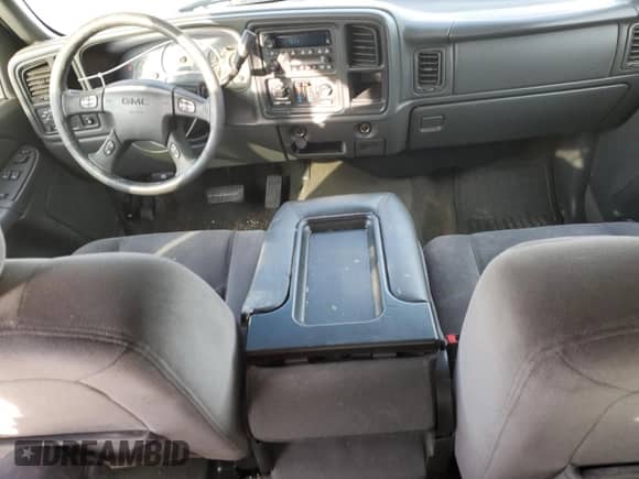2005 GMC Sierra 1500 SLE с VIN 1GTEC19V45Z147507, выставлен на аукционе Copart как лот 45663545 с пробегом 134 035 миль миль и Списание • Salvage title. История ставок и продаж доступна на DreamBid. Изображение 8.