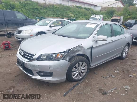 2013 Honda Accord EX z VIN 1HGCR2F76DA007359, wystawiony jako IAAI lot #43198459 z przebiegiem 240 253 mil mil oraz . Historia ofert i sprzedaży dostępna na DreamBid. Obrazek 17.