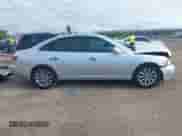 2010 Hyundai Azera Limited z VIN KMHFC4DF7AA451182, wystawiony jako IAAI lot #43038418 z przebiegiem 184 147 mil mil oraz . Historia ofert i sprzedaży dostępna na DreamBid. Obrazek 13.