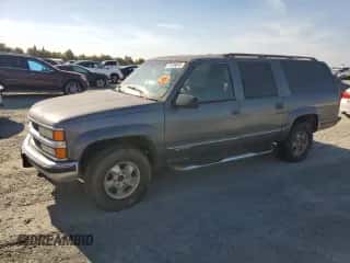 1999 Chevrolet Suburban с VIN 3GNFK16R6XG236729, выставлен на аукционе Copart как лот 71226015 с пробегом Не указан миль и Чистый • Clean title. История ставок и продаж доступна на DreamBid. Изображение 1.