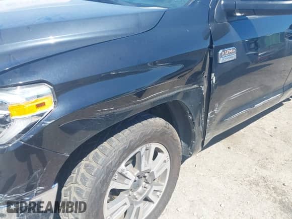 2019 Toyota Tundra SR5 с VIN 5TFAY5F17KX825862, выставлен на аукционе IAAI как лот 42212150 с пробегом 101 117 миль миль и . История ставок и продаж доступна на DreamBid. Изображение 16.