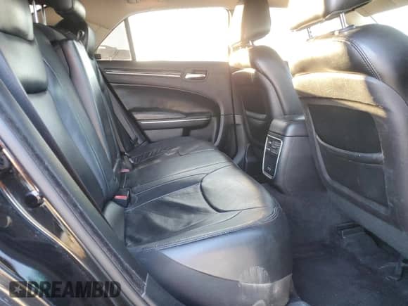 2016 Chrysler 300 Anniversary Edition с VIN 2C3CCAAG3GH313429, выставлен на аукционе Copart как лот 86071405 с пробегом 142 784 миль миль и Чистый • Clean title. История ставок и продаж доступна на DreamBid. Изображение 10.