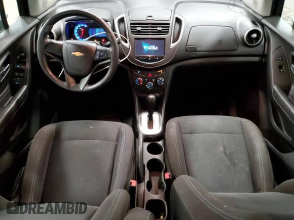 2015 Chevrolet Trax LS z VIN KL7CJPSB8FB094074, wystawiony jako Copart lot #90316275 z przebiegiem 176 376 mil mil oraz Czysty tytuł • Clean title. Historia ofert i sprzedaży dostępna na DreamBid. Obrazek 8.