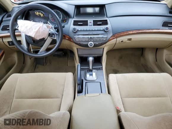 2011 Honda Accord EX z VIN 1HGCP2F71BA102611, wystawiony jako Copart lot #83791525 z przebiegiem 151 371 mil mil oraz Szkoda całkowita • Salvage title. Historia ofert i sprzedaży dostępna na DreamBid. Obrazek 8.