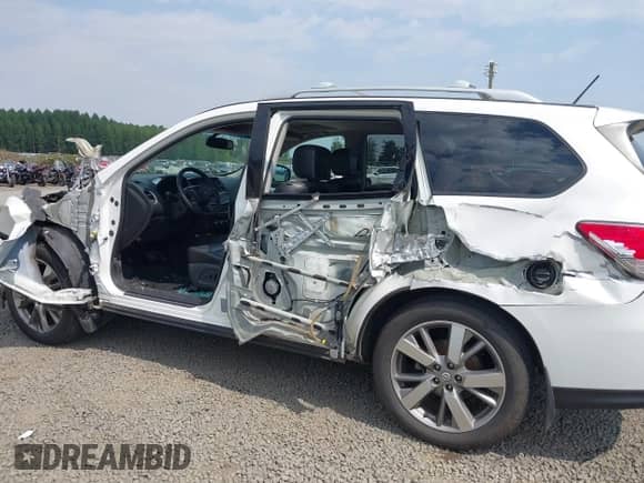 2014 Nissan Pathfinder SV with VIN 5N1AR2MM3EC626663, listed as a IAAI auction lot 43078228 with Not provided miles and . Bid and sale history available at DreamBid. Image 6.