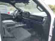 2021 Ford F-150 XL z VIN 1FTEX1EP5MFC70020, wystawiony jako IAAI lot #43237072 z przebiegiem Nie podano mil oraz . Historia ofert i sprzedaży dostępna na DreamBid. Obrazek 5.