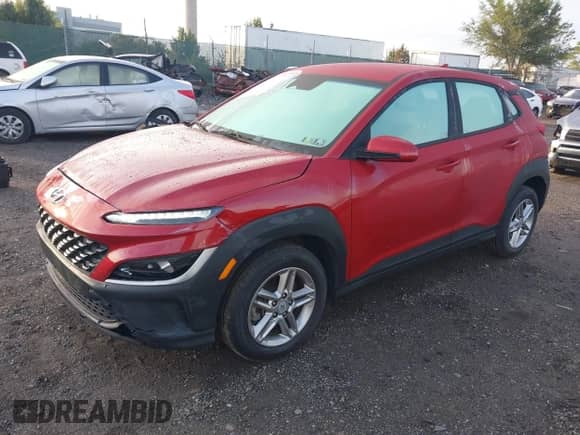 2022 Hyundai Kona SE z VIN KM8K2CAB3NU777045, wystawiony jako IAAI lot #43320804 z przebiegiem 33 773 mil mil oraz . Historia ofert i sprzedaży dostępna na DreamBid. Obrazek 2.