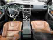 2015 Volvo S60 T5 Platinum с VIN YV1612TMXF1347012, выставлен на аукционе Copart как лот 52639184 с пробегом 109 005 миль миль и Списание • Salvage title. История ставок и продаж доступна на DreamBid. Изображение 8.