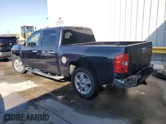 2008 Chevrolet Silverado 1500 2LT with VIN 2GCEC13J681168426, listed as a Copart auction lot 53310335 with Not provided miles and Salvage title. Bid and sale history available at DreamBid. Image 2.
