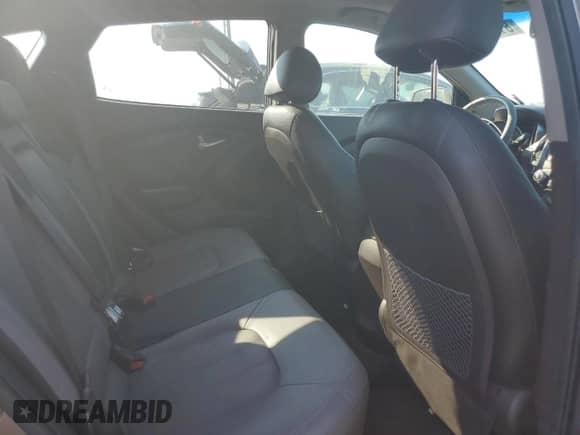2011 Hyundai Tucson Limited с VIN KM8JU3AC7BU198425, выставлен на аукционе Copart как лот 81215945 с пробегом 114 776 миль миль и Списание • Salvage title. История ставок и продаж доступна на DreamBid. Изображение 11.