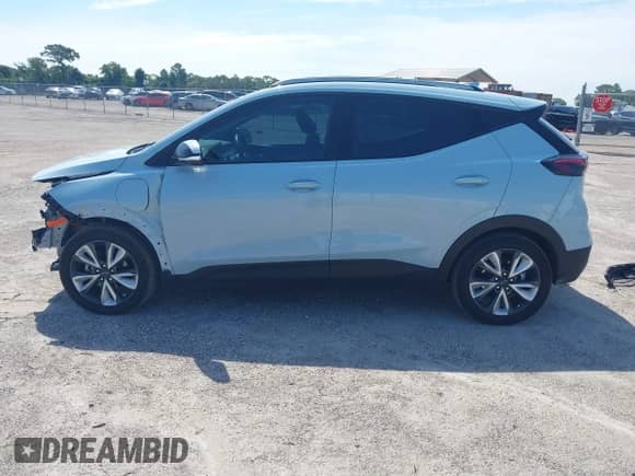 2023 Chevrolet Bolt EUV LT z VIN 1G1FY6S06P4103860, wystawiony jako IAAI lot #43081647 z przebiegiem 37 824 mil mil oraz . Historia ofert i sprzedaży dostępna na DreamBid. Obrazek 14.