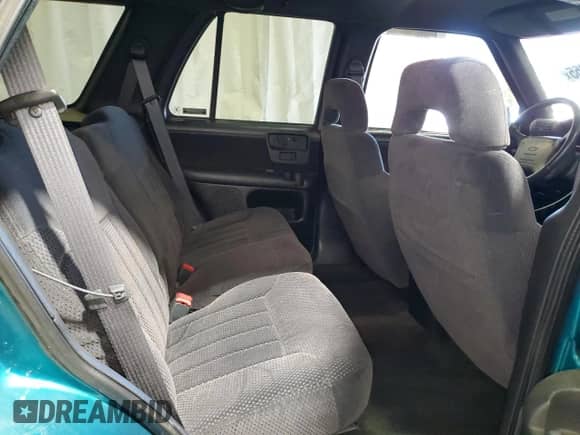 1996 Chevrolet Blazer with VIN 1GNDT13W2T2180466, listed as a Copart auction lot 85125355 with 119,107 mi miles and Clean title. Bid and sale history available at DreamBid. Image 11.