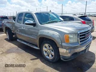 2013 GMC Sierra 1500 SLE z VIN 1GTR1VE09DZ104241, wystawiony jako IAAI lot #42205327 z przebiegiem 109 722 mil mil oraz . Historia ofert i sprzedaży dostępna na DreamBid. Obrazek 1.