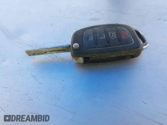 2015 Hyundai Sonata SE with VIN 5NPE24AF6FH249859, listed as a IAAI auction lot 43018087 with Not provided miles and . Bid and sale history available at DreamBid. Image 11.