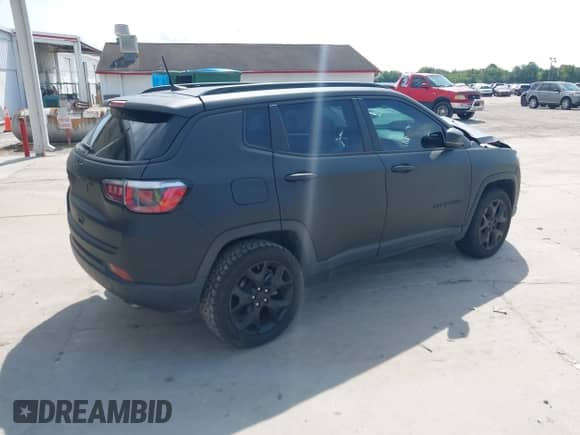 2018 Jeep Compass Limited z VIN 3C4NJDCB1JT130963, wystawiony jako IAAI lot #43107905 z przebiegiem 59 200 mil mil oraz . Historia ofert i sprzedaży dostępna na DreamBid. Obrazek 4.