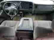 2005 Chevrolet Silverado 1500HD LT z VIN 1GCGK13UX5F820751, wystawiony jako Copart lot #57656495 z przebiegiem 246 321 mil mil oraz Czysty tytuł • Clean title. Historia ofert i sprzedaży dostępna na DreamBid. Obrazek 8.