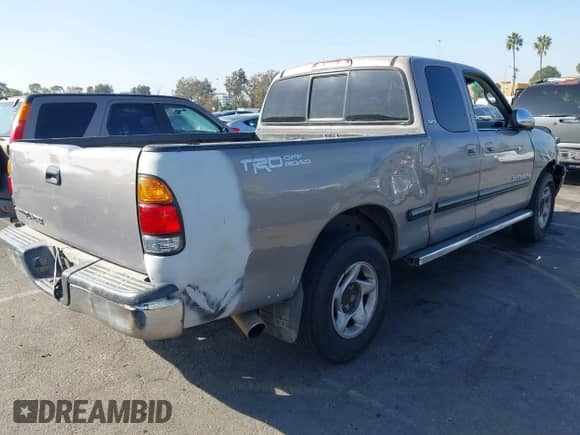 2001 Toyota Tundra SR5 с VIN 5TBRN34121S166363, выставлен на аукционе IAAI как лот 43528624 с пробегом 347 719 миль миль и . История ставок и продаж доступна на DreamBid. Изображение 4.