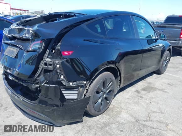 2024 Tesla Model Y с VIN 7SAYGDEDXRF185189, выставлен на аукционе IAAI как лот 43145232 с пробегом 37 690 миль миль и . История ставок и продаж доступна на DreamBid. Изображение 4.