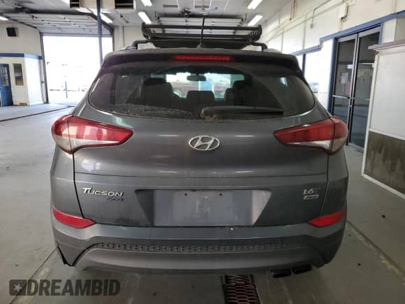 2016 Hyundai Tucson Sport z VIN KM8J3CA22GU194302, wystawiony jako Copart lot #81349045 z przebiegiem 105 220 mil mil oraz Czysty tytuł • Clean title. Historia ofert i sprzedaży dostępna na DreamBid. Obrazek 6.
