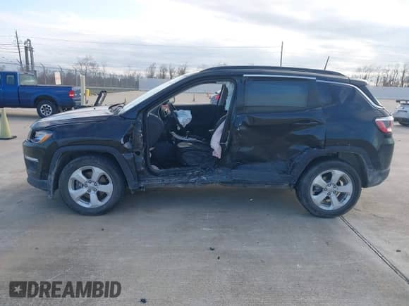 2020 Jeep Compass Latitude z VIN 3C4NJCBB7LT162363, wystawiony jako IAAI lot #41253878 z przebiegiem 68 313 mil mil oraz . Historia ofert i sprzedaży dostępna na DreamBid. Obrazek 13.