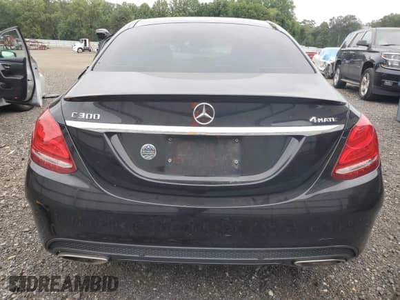 2015 Mercedes-Benz C 300 Luxury z VIN 55SWF4KB1FU051790, wystawiony jako Copart lot #68688765 z przebiegiem Nie podano mil oraz Szkoda całkowita • Salvage title. Historia ofert i sprzedaży dostępna na DreamBid. Obrazek 6.